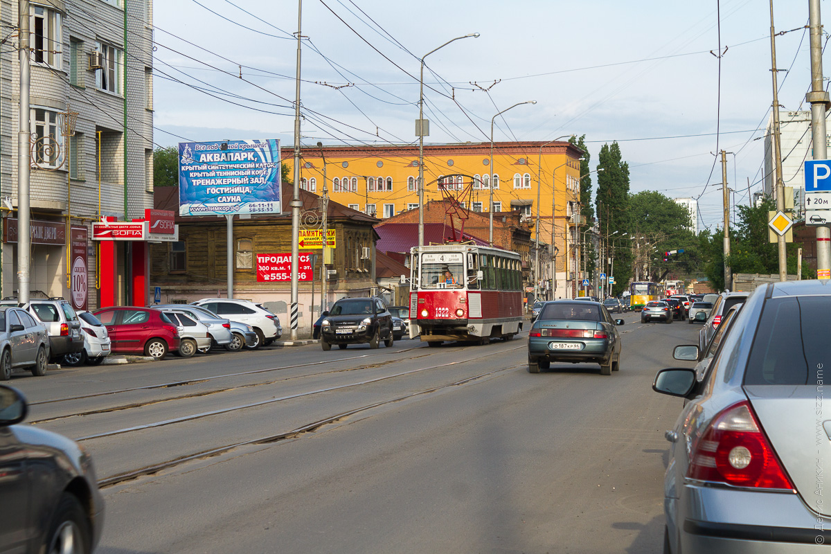 4 - трамвай на Кутякова в районе ул. Симбирской
