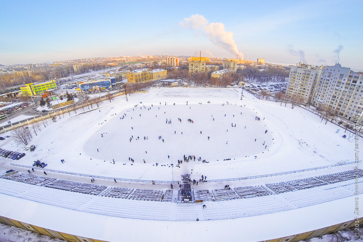 Ледовый каток на стадионе "Волга".